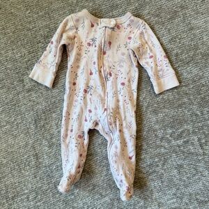 Tres Beau et Belle Baby Girl Floral Zip Sleeper 0-3M Soft Pink Feminine Classic